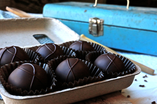Farmhouse Chocolate Box Set Farmhouse Chocolate Box Set - Organic Truffles